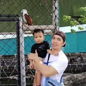 Meet your Posher, Reniel